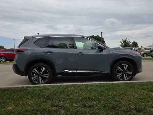 Used 2023 Nissan Rogue SL AWD/4WD image 7