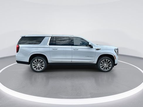 New 2026 GMC Yukon XL Denali w/ Denali Reserve Package image 9
