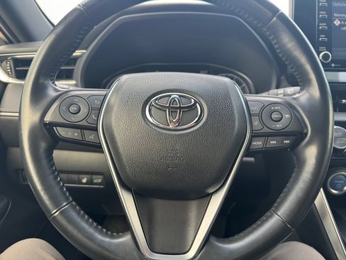 Used 2021 Toyota Venza XLE w/ Softex Package AWD/4WD image 9