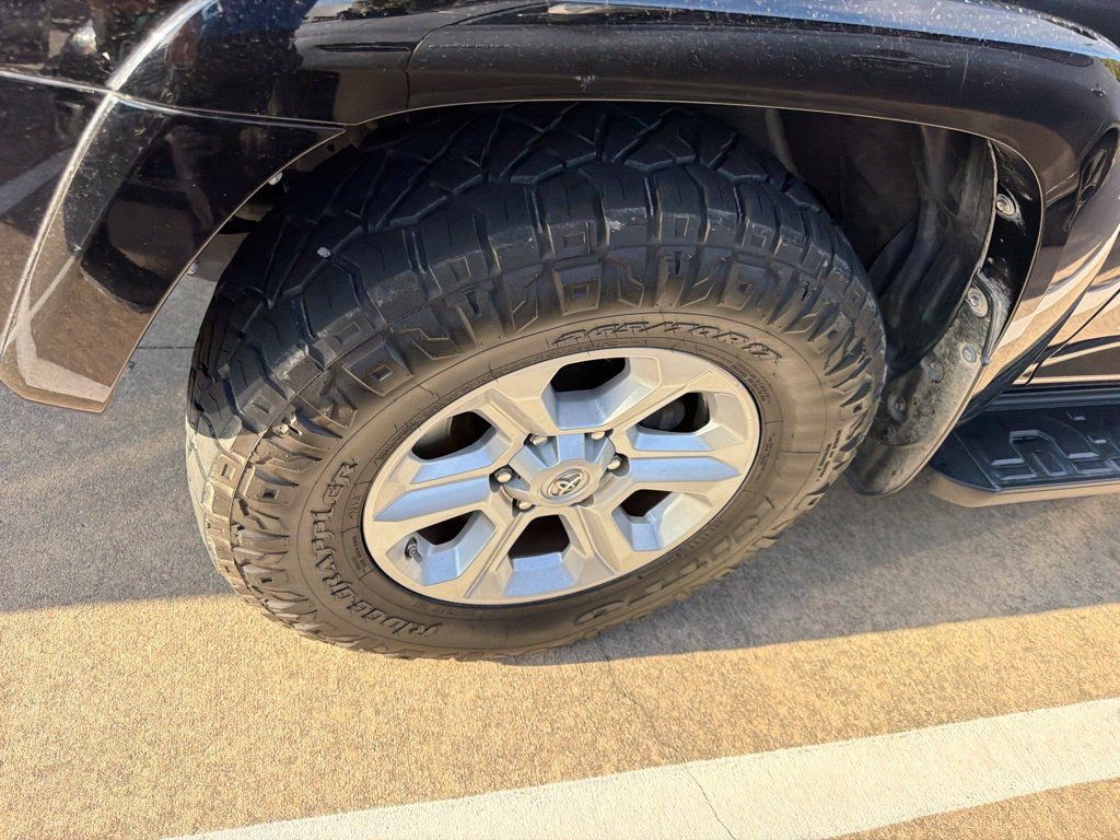 Used 2016 Toyota 4Runner SR5 AWD/4WD image 7