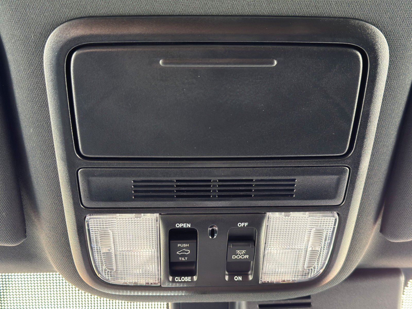 Used 2022 Honda Passport TrailSport image 35