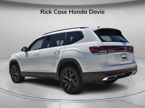 Used 2024 Volkswagen Atlas SE image 7