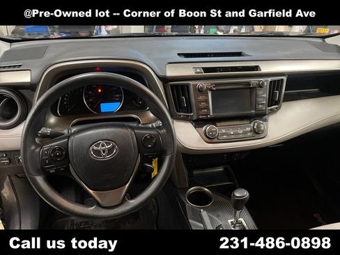 Used 2014 Toyota RAV4 XLE AWD/4WD image 18