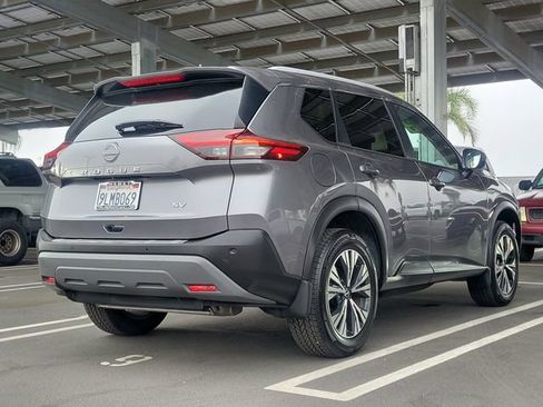 Used 2023 Nissan Rogue SV w/ SV Premium B Package FWD image 3