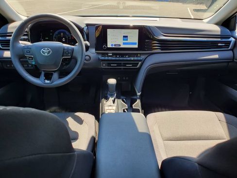 Used 2025 Toyota Camry LE w/ Convenience Package FWD image 10