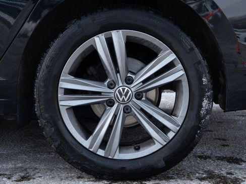 Certified 2024 Volkswagen Jetta SE w/ Panoramic Sunroof Package image 12