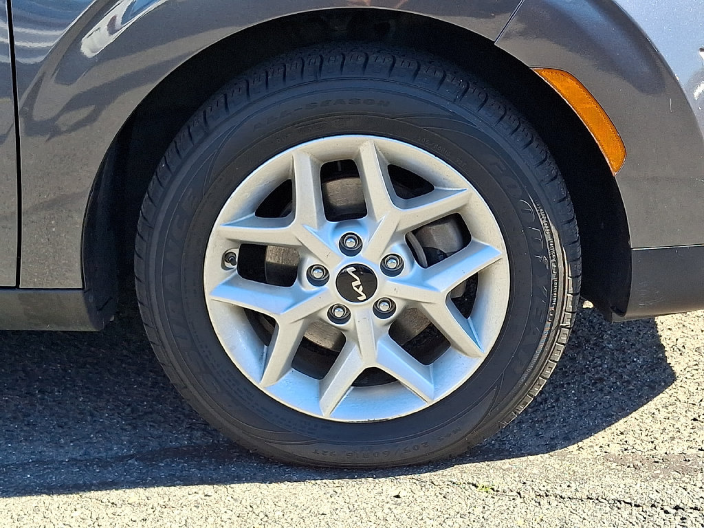 Used 2023 Kia Soul LX w/ LX Technology Package FWD image 8