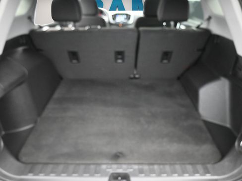Used 2023 GMC Terrain SLE w/ Driver Convenience Package AWD/4WD image 8