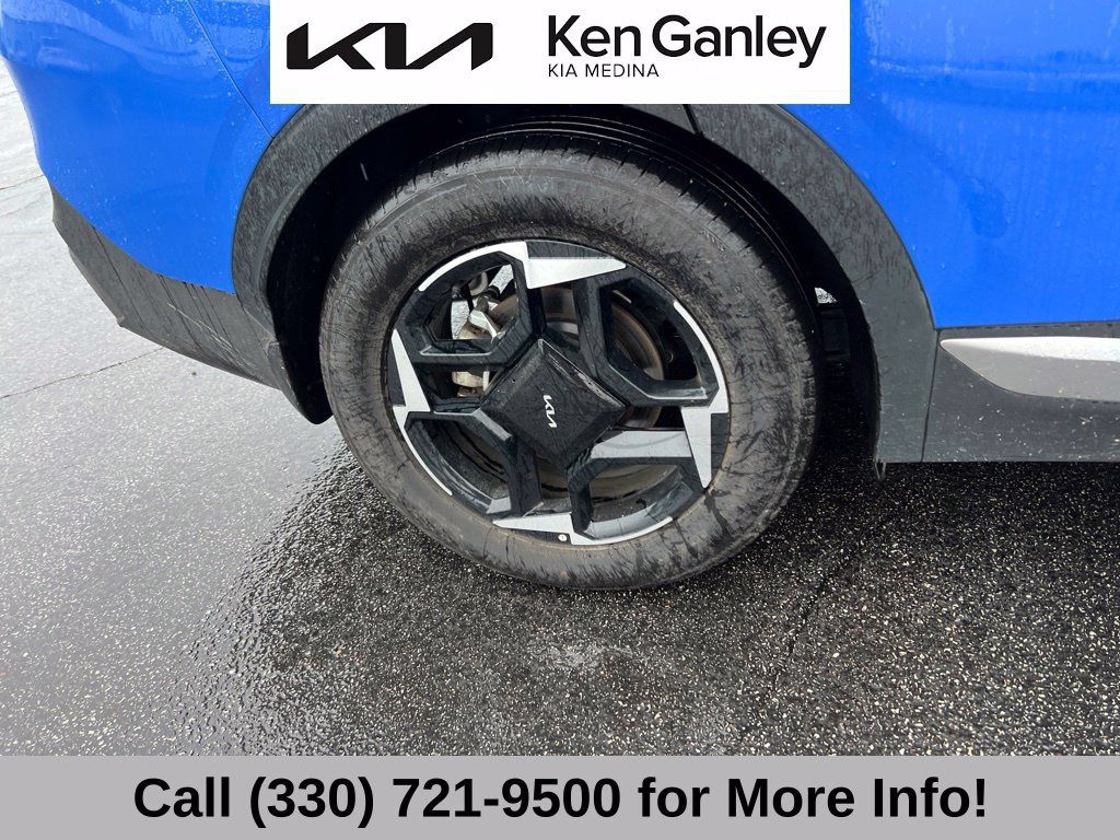 Certified 2026 Kia Sportage EX w/ EX Panorama Roof Package FWD image 21