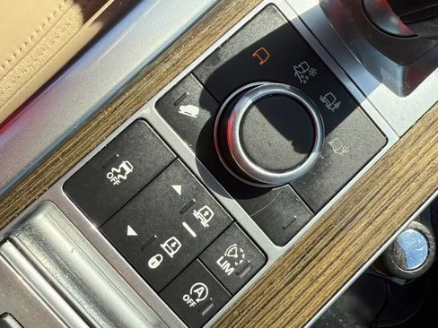 Used 2017 Land Rover Range Rover Sport HSE image 23