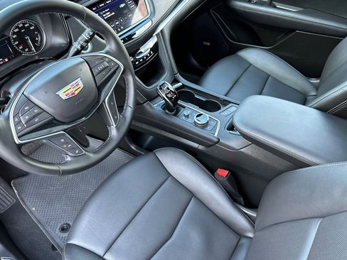Certified 2025 Cadillac XT5 Premium Luxury image 10