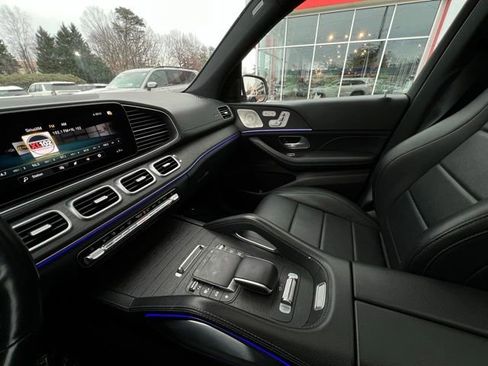 Used 2022 Mercedes-Benz GLS 450 4MATIC image 26