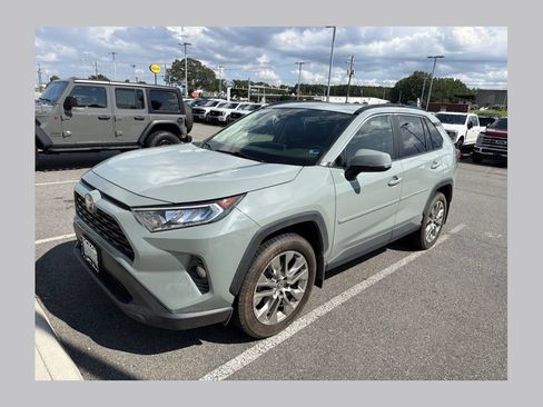 Used 2019 Toyota RAV4 XLE Premium AWD/4WD image 1