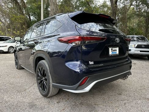 Used 2024 Toyota Highlander LE image 4