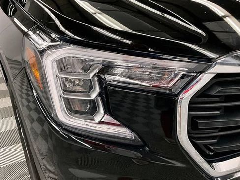 Used 2023 GMC Terrain SLE w/ Driver Convenience Package AWD/4WD image 33