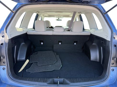Used 2016 Subaru Forester 2.5i Premium w/ All-Weather Package AWD/4WD image 17