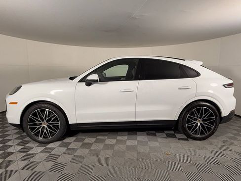 Certified 2025 Porsche Cayenne Coupe image 2
