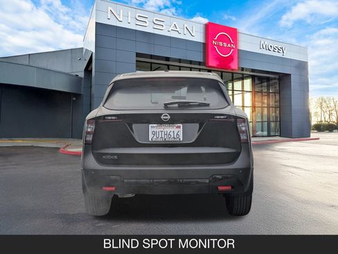 Certified 2025 Nissan Kicks SV image 9