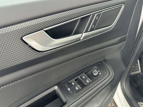 Certified 2025 Volkswagen Atlas Cross Sport SEL R-Line image 20