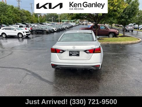 Used 2020 Nissan Altima 2.5 SR FWD image 6