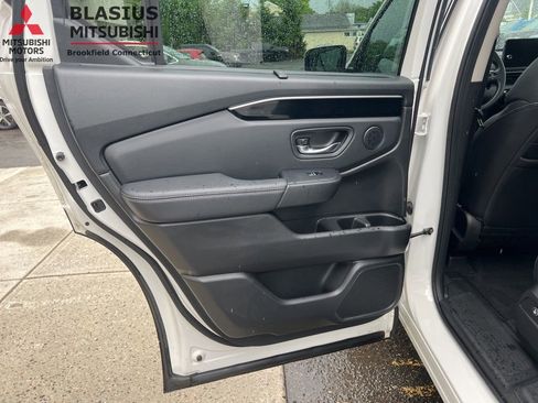 Used 2023 Honda Pilot Touring image 29