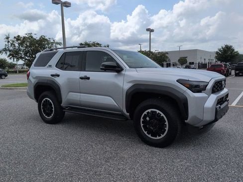 Used 2025 Toyota 4Runner TRD Off-Road Premium AWD/4WD image 2