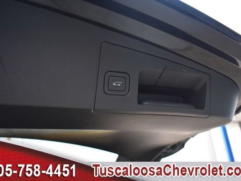 Used 2025 Cadillac XT5 Luxury w/ LPO, Floor Liner Package FWD image 10