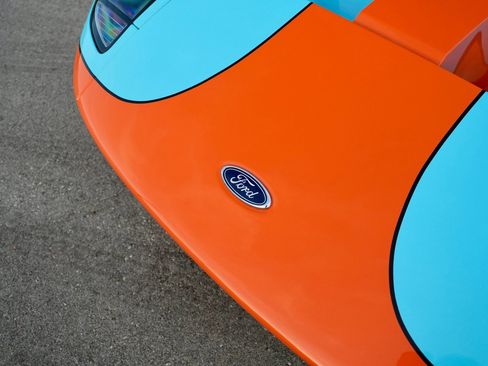 Used 2006 Ford GT RWD image 15