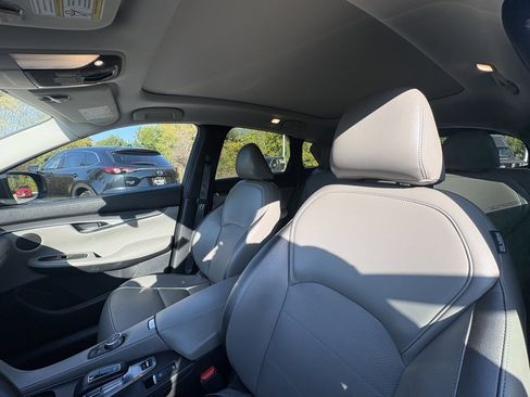 Certified 2024 INFINITI QX50 Luxe image 17