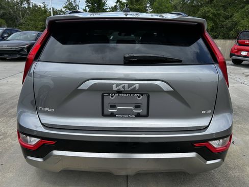 New 2025 Kia Niro EX Touring image 6