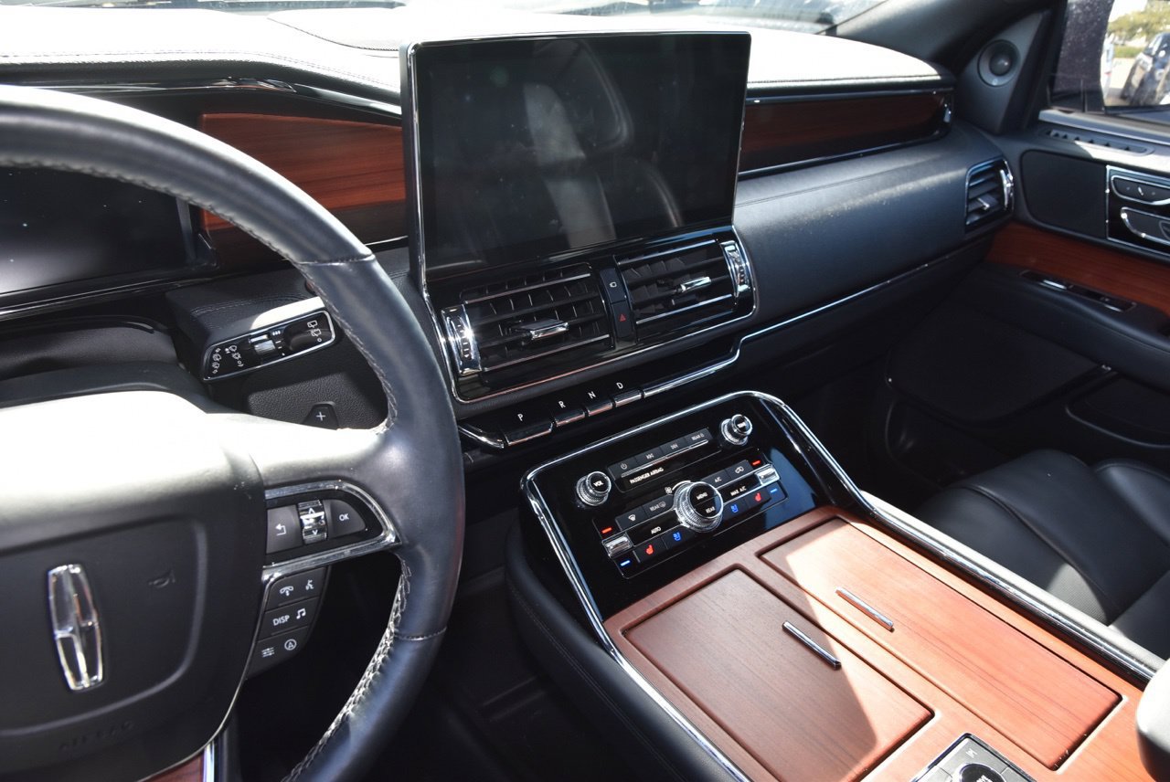 Used 2023 Lincoln Navigator 2WD image 9