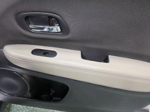 Used 2021 Honda HR-V LX image 26