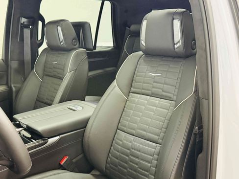Used 2026 Cadillac Escalade V w/ LPO, ONYX Package AWD/4WD image 41