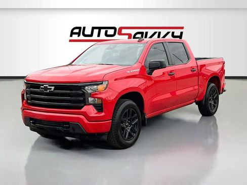 Used 2025 Chevrolet Silverado 1500 Custom image 3