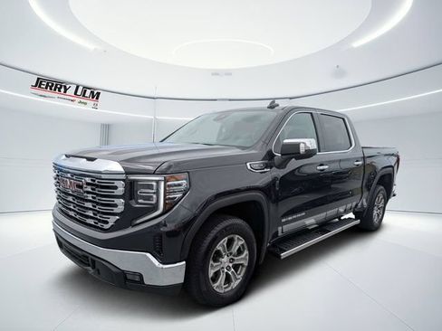 Used 2025 GMC Sierra 1500 SLT RWD image 7