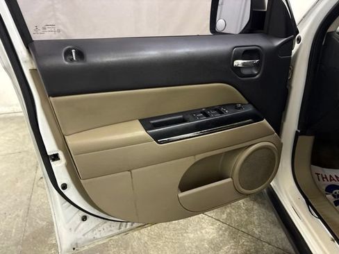 Used 2014 Jeep Patriot Limited w/ Sun/Sound Group AWD/4WD image 22