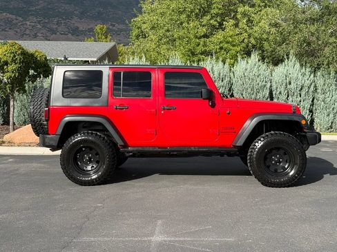 Used 2018 Jeep Wrangler Unlimited Sport S AWD/4WD image 8