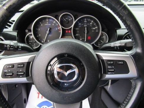 Used 2006 MAZDA MX-5 Miata Sport RWD image 8