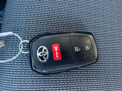 Used 2025 Toyota Prius LE image 18