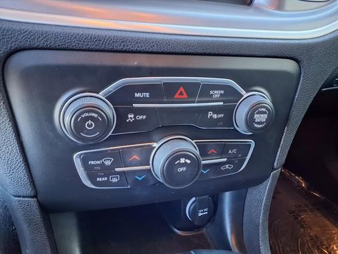 Used 2022 Dodge Charger SXT image 13