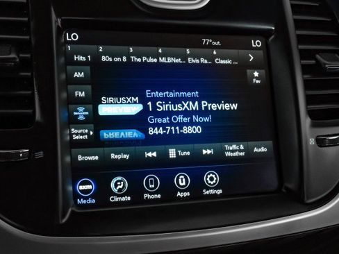 Used 2022 Chrysler 300 Touring w/ Sport Appearance Package image 25