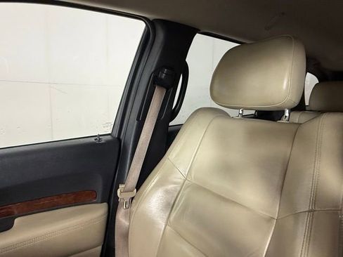 Used 2016 Dodge Durango Limited w/ Nav & Power Liftgate Group RWD image 19