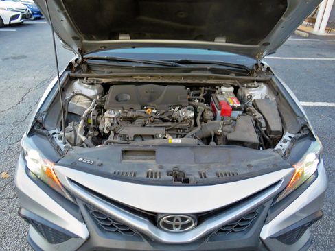 Used 2021 Toyota Camry SE image 32