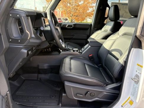 New 2025 Ford Bronco Badlands image 40