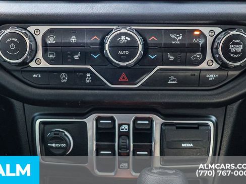 Used 2025 Jeep Wrangler Unlimited Sahara AWD/4WD image 39