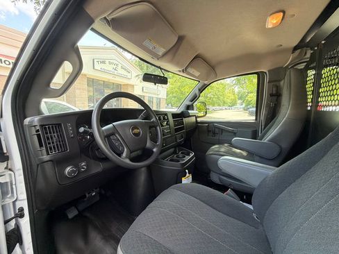 Used 2024 Chevrolet Express 2500 w/ Driver Convenience Package RWD image 14