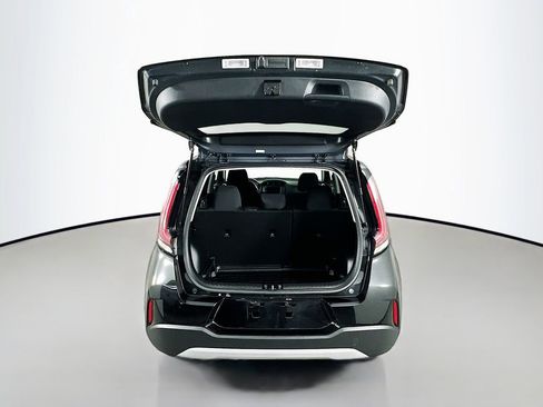 Used 2025 Kia Soul LX w/ LX Technology Package FWD image 28