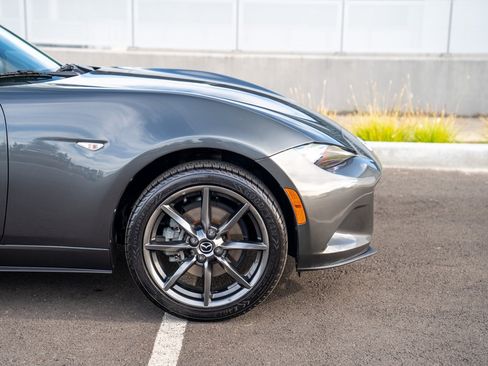 Used 2017 MAZDA MX-5 Miata RF Grand Touring RWD image 9