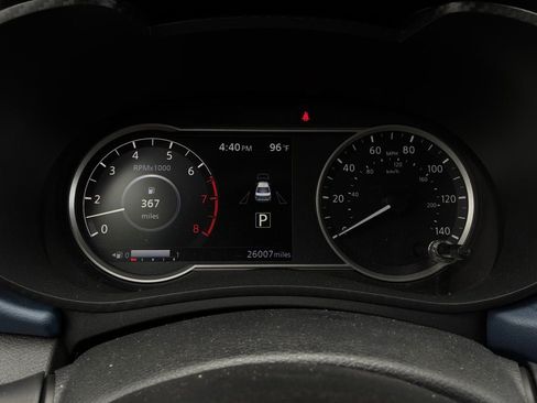 Used 2025 Nissan Versa SV FWD image 33