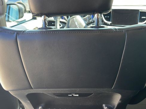 Used 2023 Chrysler Pacifica Touring-L FWD image 26